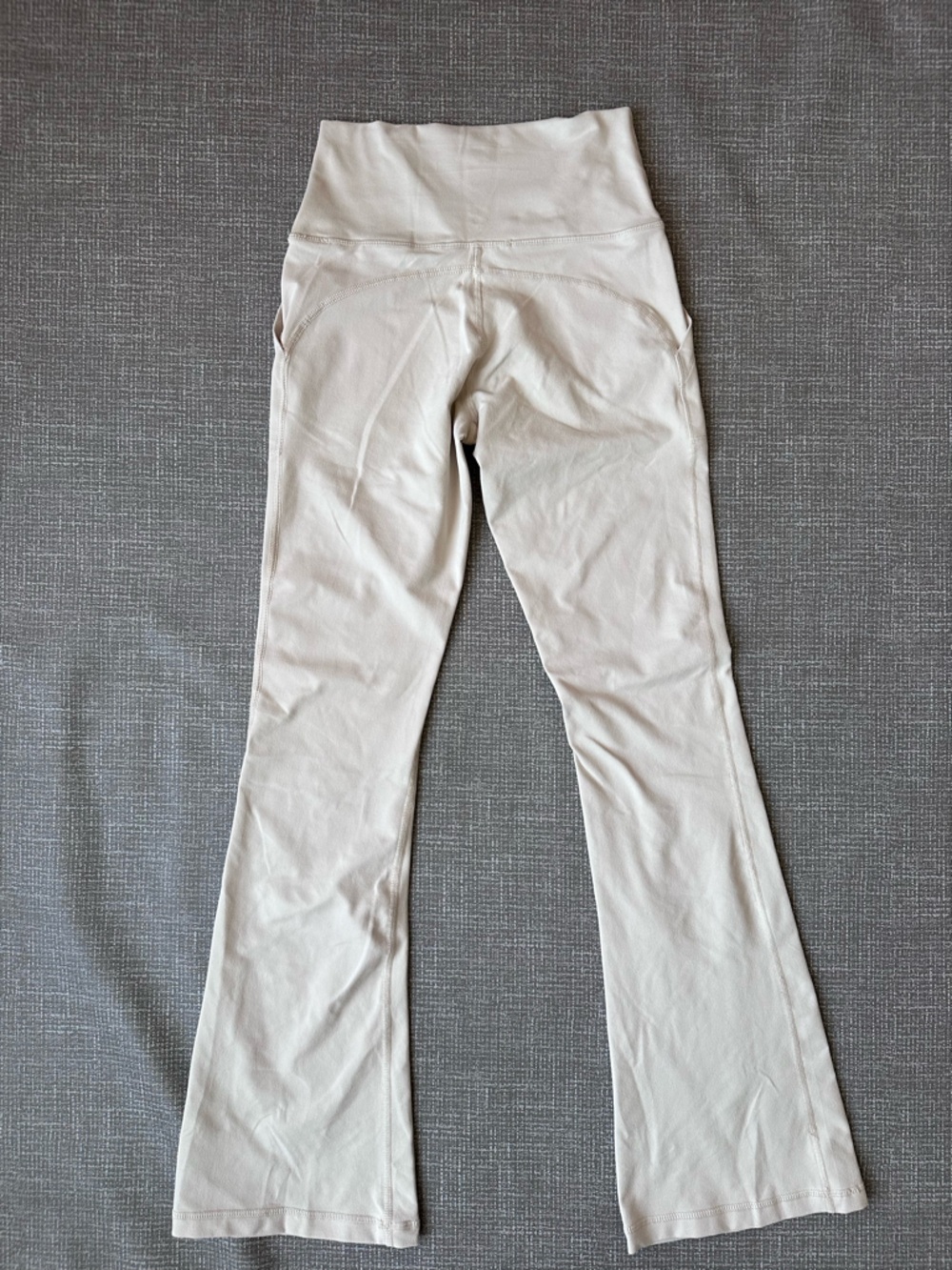OFFLINE by Aerie Flare Leggings Womens M Ivory High Rise Yoga Pants Pockets - Picture 2 of 12